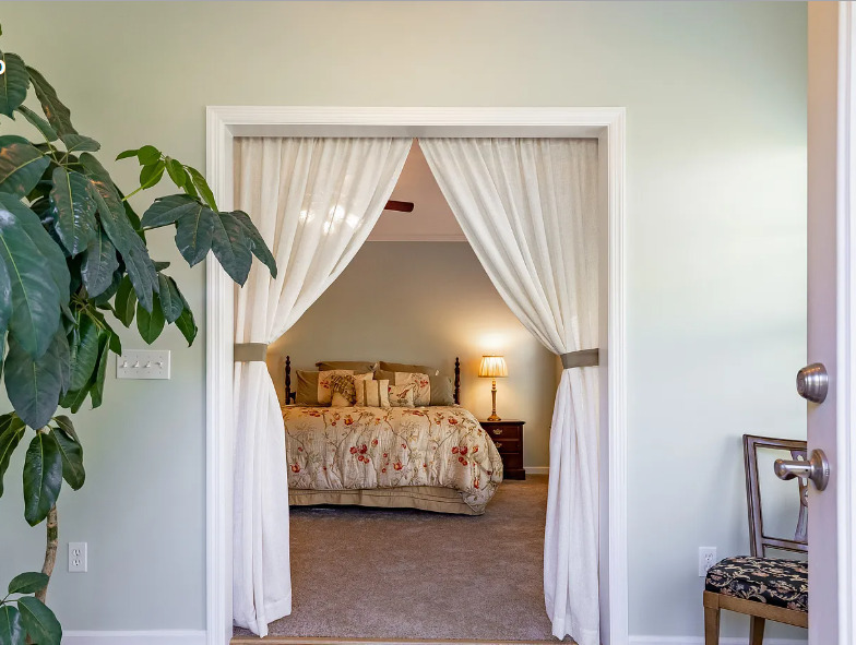 Forsythia Way Estate Sale