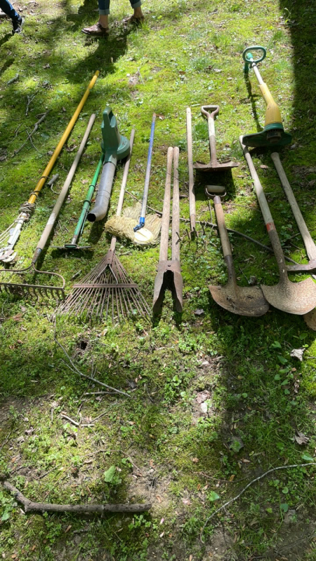 Outdoor Tools/Equipment (17 pieces)