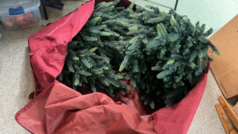 Artificial Christmas Tree w/ Heavy Duty Tree Bag