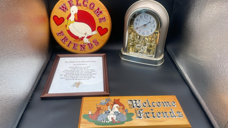 Rhythm Mantle Clock and Wall Plaques