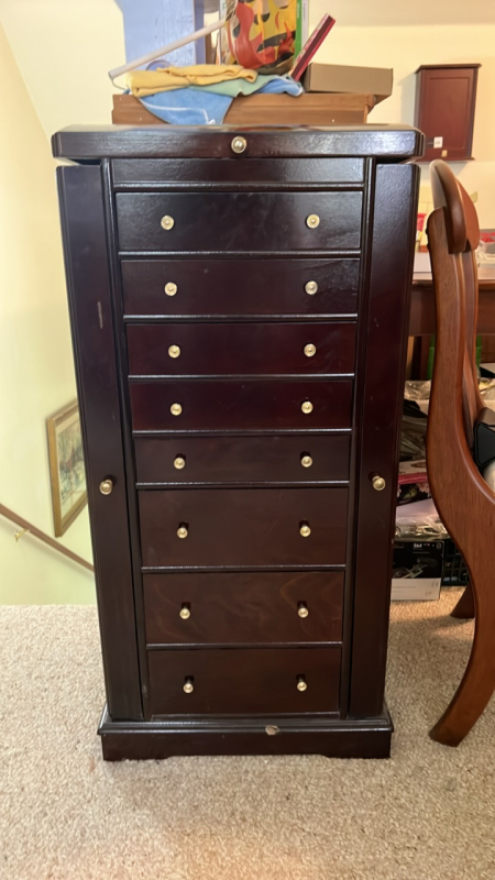 Lined Jewelry Chest