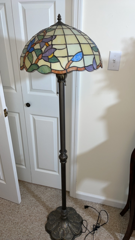 Stained Glass Pedestal Lamp