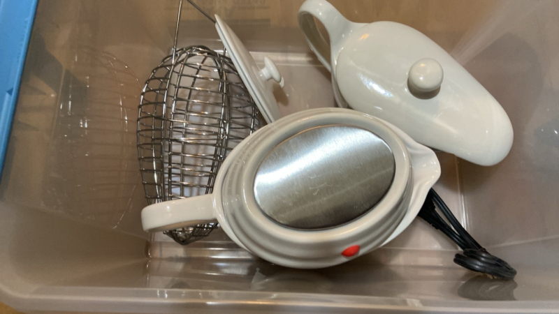Gravy Maker, Assorted Gravy Saucers