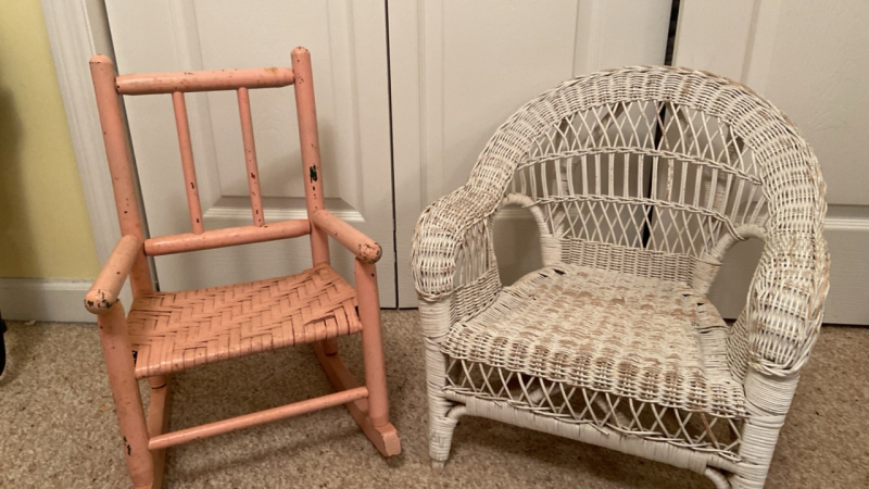 Carousel Horse Decor & Two Child's/Doll Chairs
