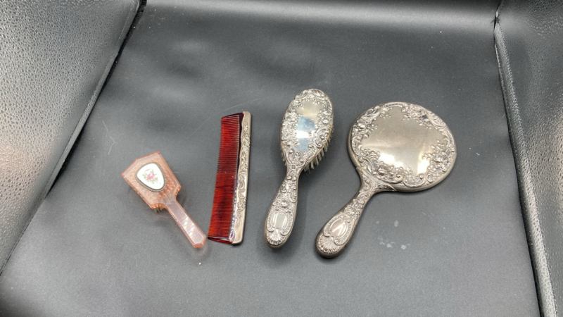 Vintage Vanity Dresser Set