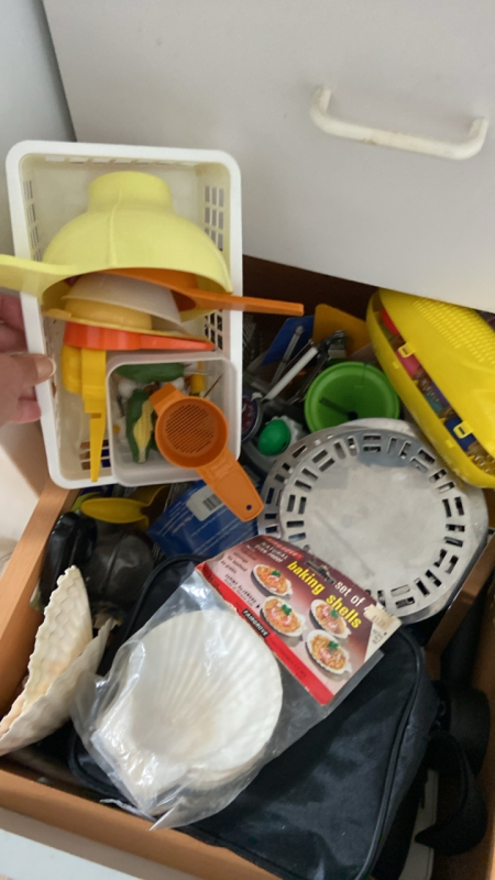 Assorted Kitchen Utensils