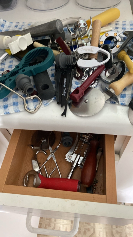 Assorted Kitchen Items