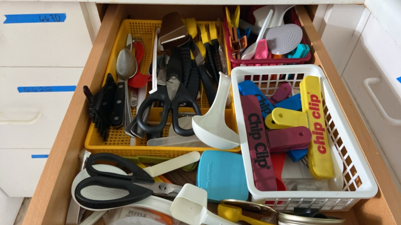 Assorted Kitchen Items