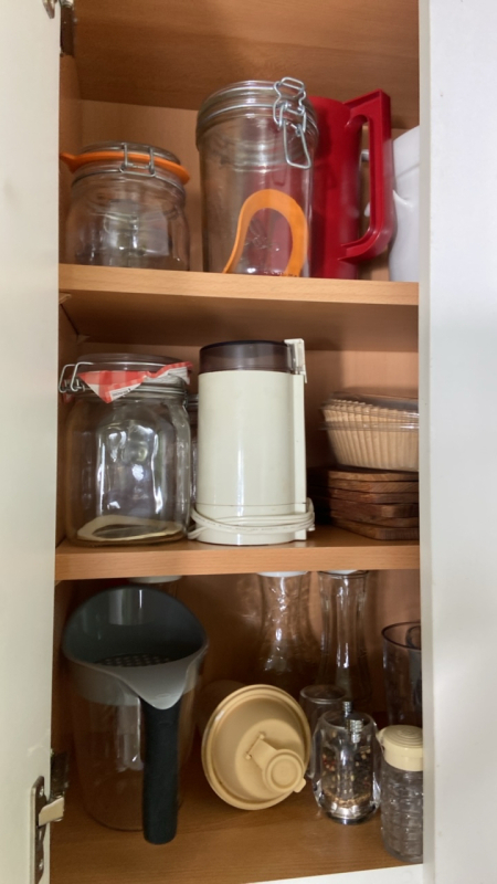 Assorted Kitchen Items