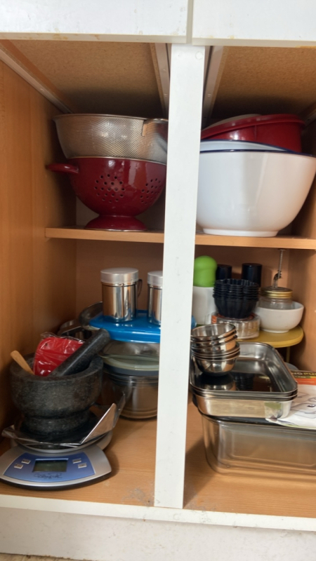 Assorted Kitchen Items