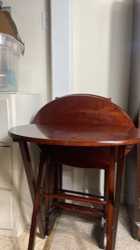 Bombay Company TV Trays (4) w/ Stand