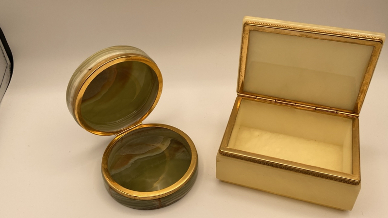 Green Onyx Hinged Box & White Onyx Box