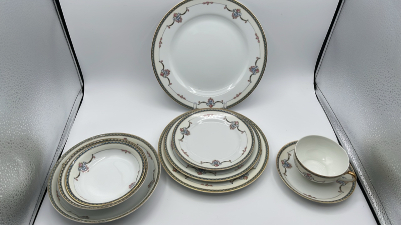 Noritake Laureate China 8 place setting