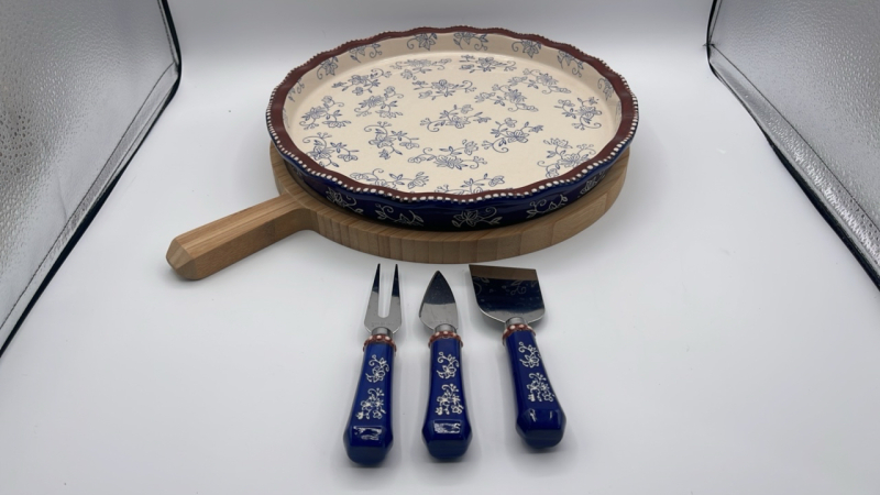 Floral Lace Pizza Pan and Serving Utensils