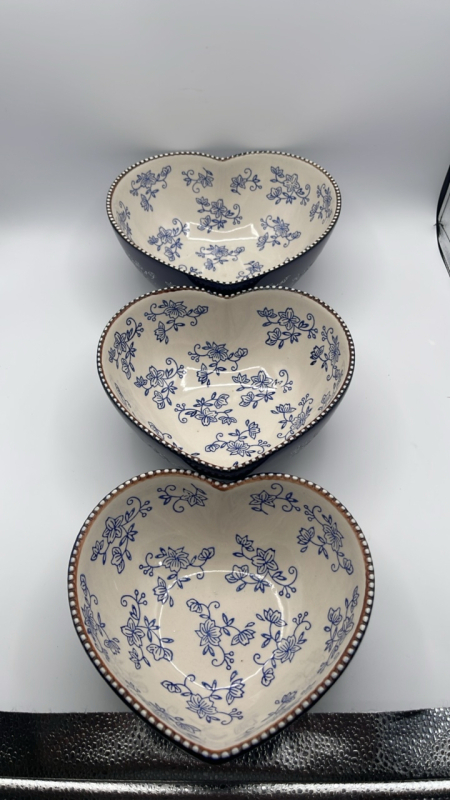 Floral Lace Nesting Hearts