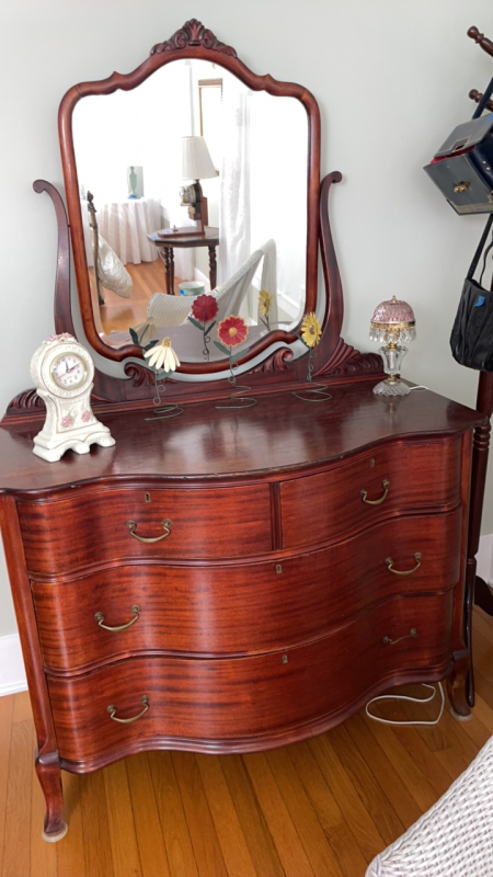 Four Drawer Dresser with Mirror, Quartz Pink Rose Clock, Crystal Lamp, Misc Decor