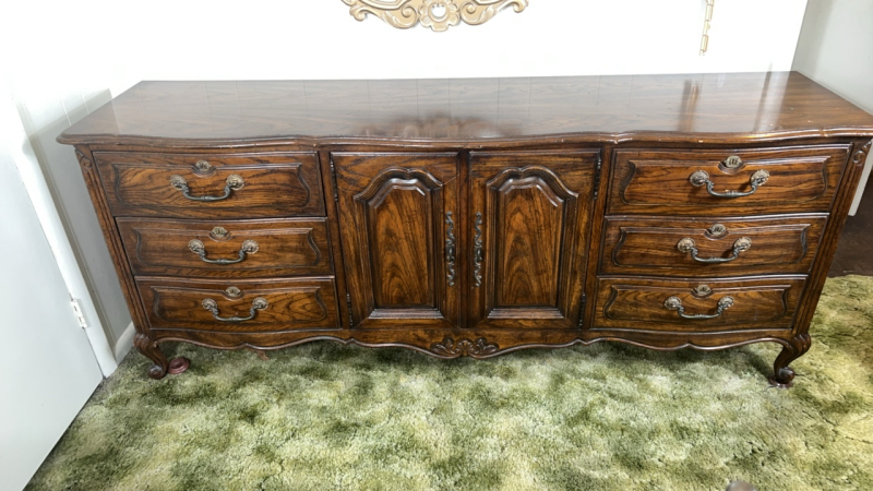 Vintage Drexel Heritage French Provincial Style Louis XV Carved Walnut Triple Dresser