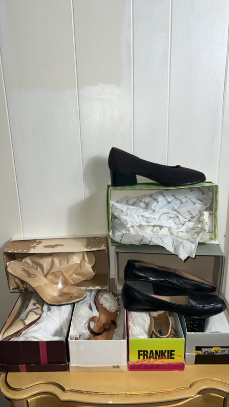 Ladies Size 9 Shoes (7 Pairs)