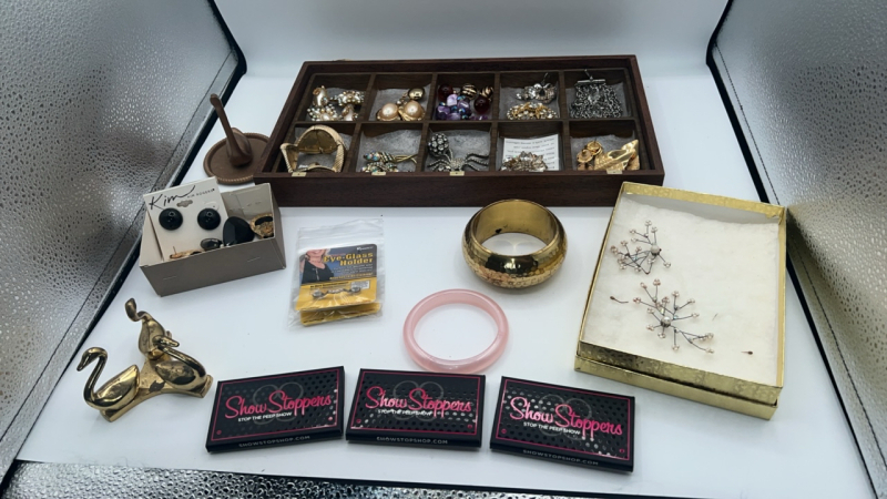 Assorted Ladies Costume Jewelry & Accessories