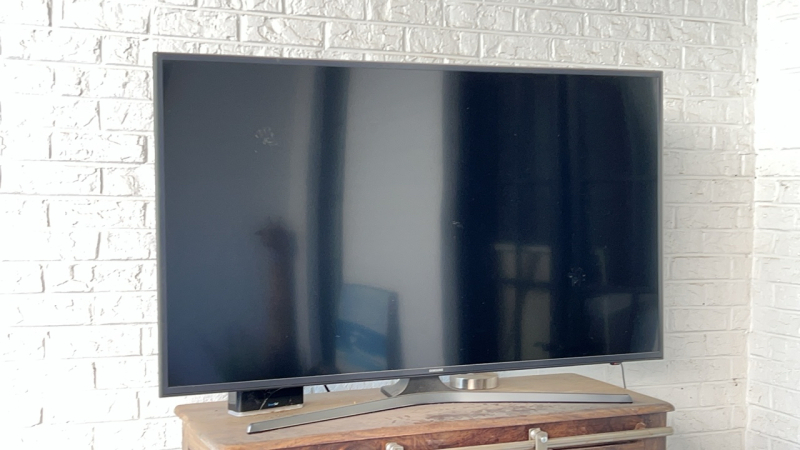 Samsung 50&rsquo; TV w/ Firestick & Remotes