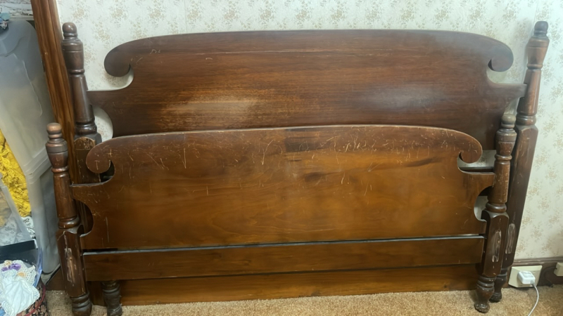 Twin Size Duncan Phyfe Style Traditional Low Poster Bed Frame