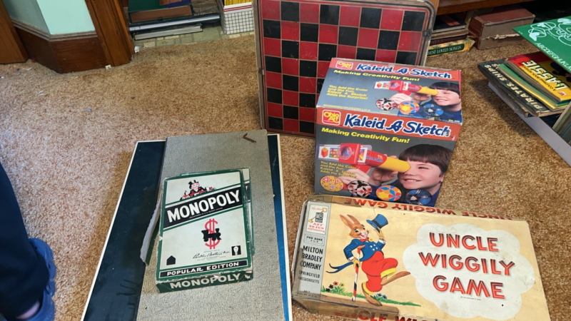 Vintage Board Games & Kalied A Sketch