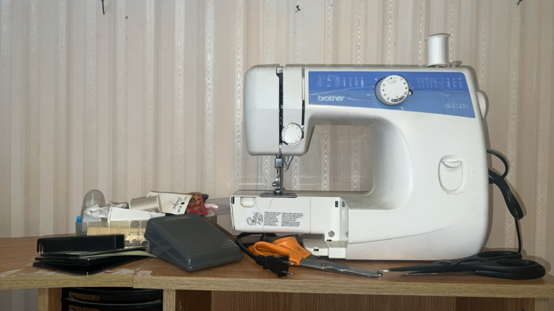 Brother Sewing Machine w/ Foot Pedal