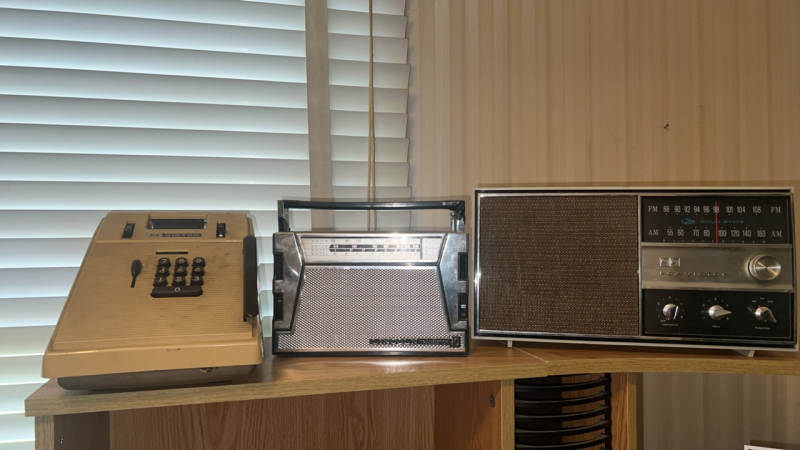 Victor Counting Machine, Lincoln Transistor & RCA Victor AM/FM Radio