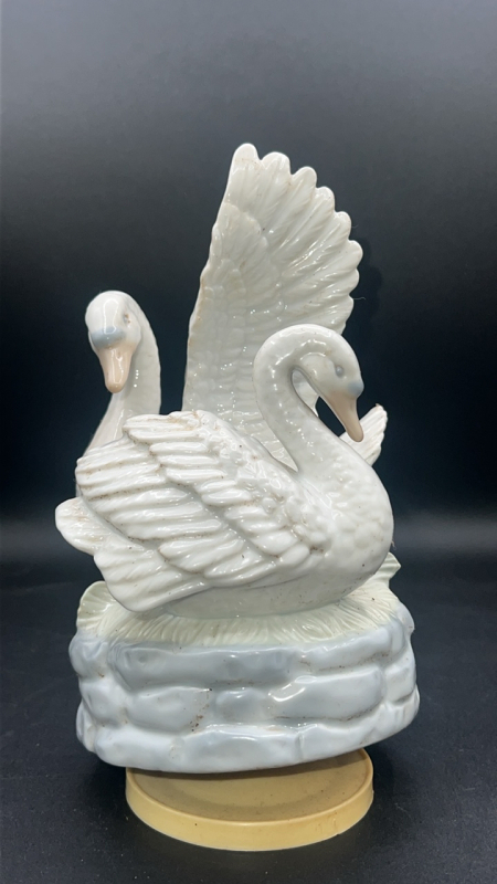 Global Art Swan Lake Rotating Music Box