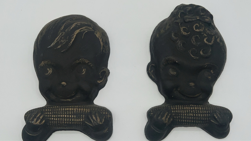 Hanging Corn Cob Children Chalkware