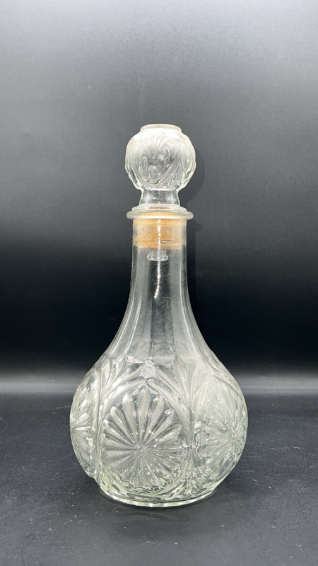 Round Glass Decanter w/ Stopper
