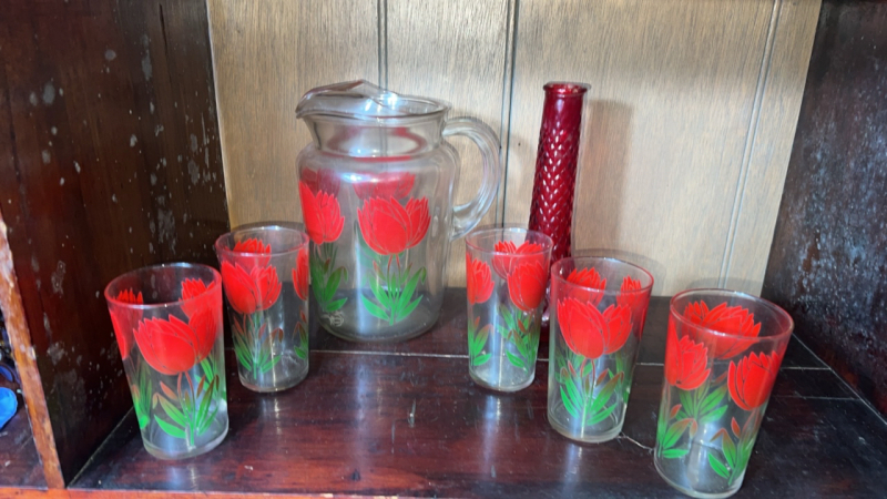 Red Tulip Juice Pitcher & Glasses