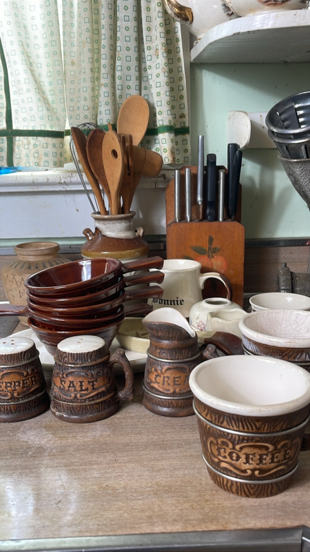Pottery Kitchenware