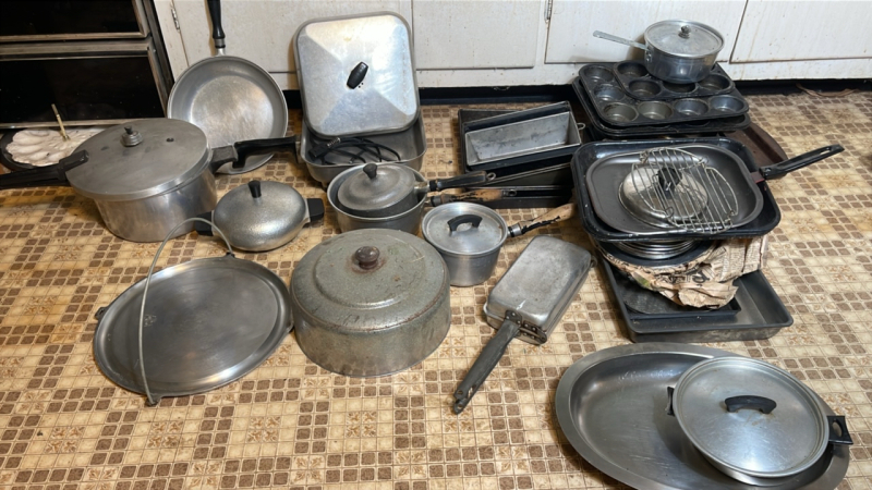 Kitchen Pots & Pans