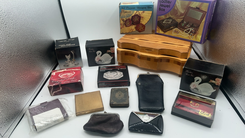 Vintage Ladies Essentials
