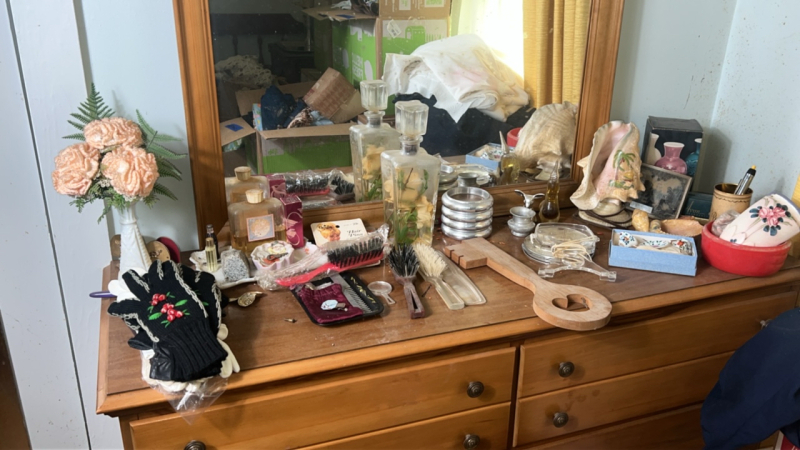 dresser accessories