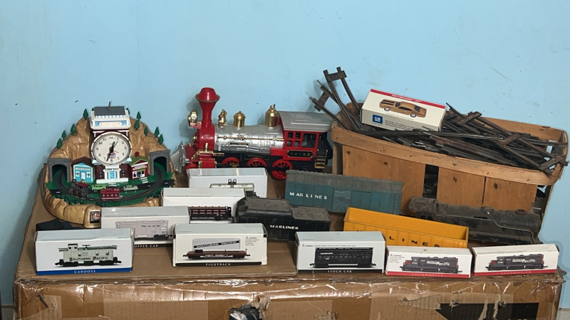 Model Train Cars & Lionel Train Alarm Clock