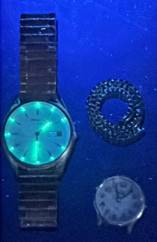 Mens Fluorescent Seiko Watch