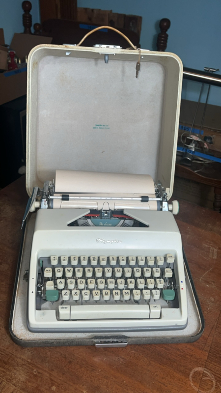 Olympia Typewriter w/ Portable Hardcase