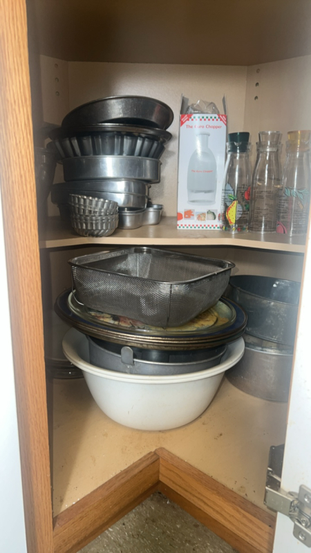 Baking Pans & Mixing Bowls