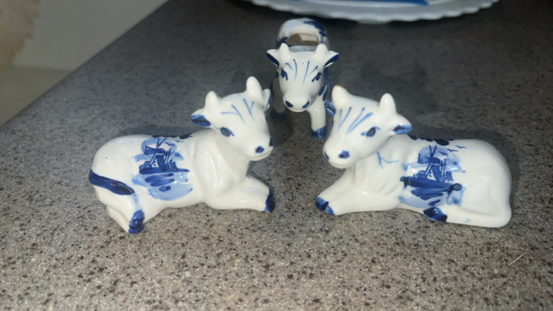 Delft style Porcelain Cow Salt & pepper shakers w/ toothpick holder