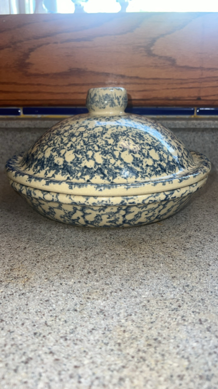 Roseville Robinson Ramsbottom Pottery Pie Dish or Tortilla Warmer