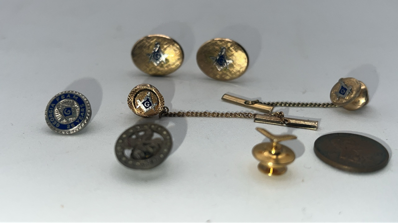 Mens Cuff Links & Lapel Pins