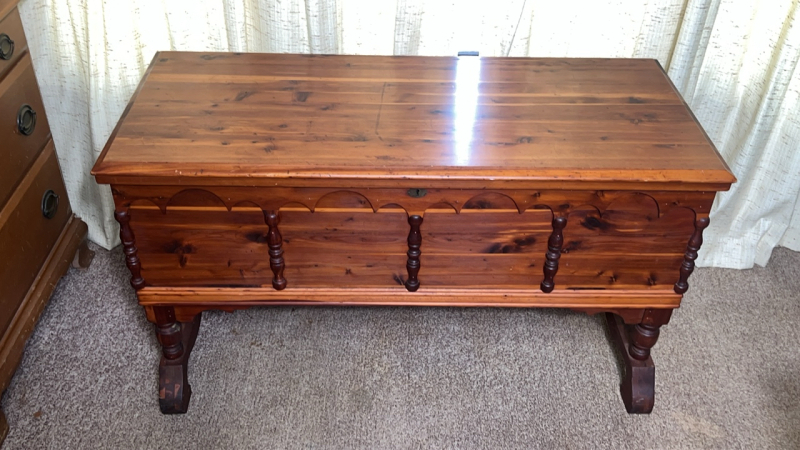 Tennessee Red Cedar Footed Hope Chest
