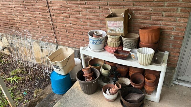 Outdoor Planters, Chairs & Trellis