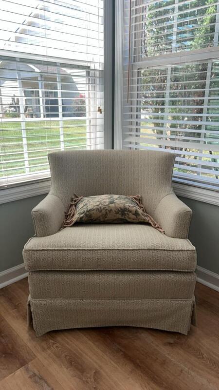 Sitting Chair