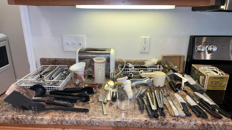 Kitchen utensils & small appliances