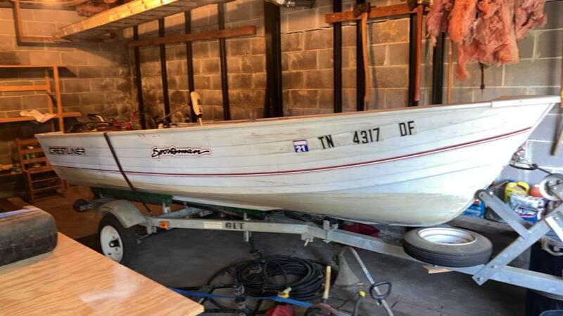 Crestliner Sportsman Utility Fishing Boat & Trailer