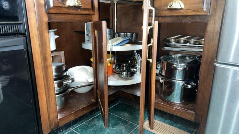 Pots, Pans, Cast Iron & Corning Ware