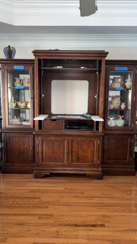 Wooden Wall Entertainment Unit